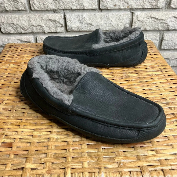 UGG Ascot Slipper Matte Leather - Picture 2 of 8